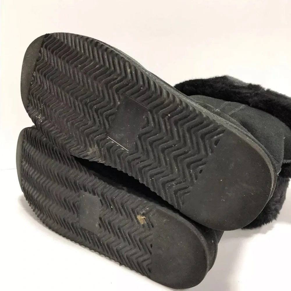 UGG Women's Fluff Mini Boot Black Suede Size 7 M